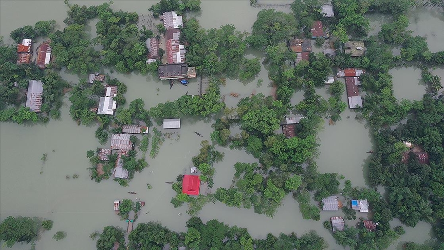 Bangladeş'te selden etkilen bölgelerde gıdaya ve temiz suya erişim zorlaştı