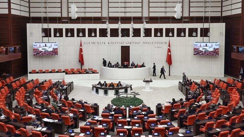 البرلمان التركي يوافق على مذكرة لتمديد مهام القوات بليبيا