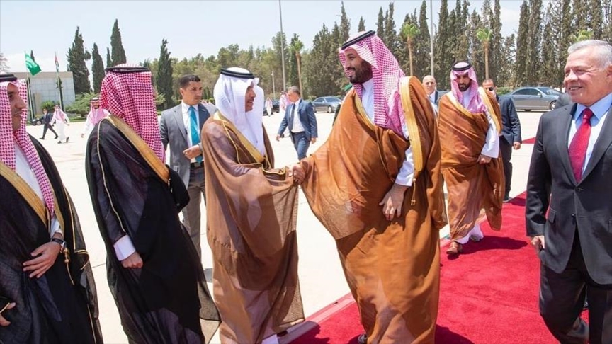 ولي العهد السعودي يغادر الأردن متوجها إلى تركيا 