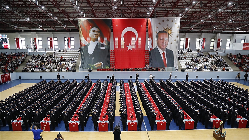 İstanbul'da 499 kadın polis memuru mezuniyet sevinci yaşadı
