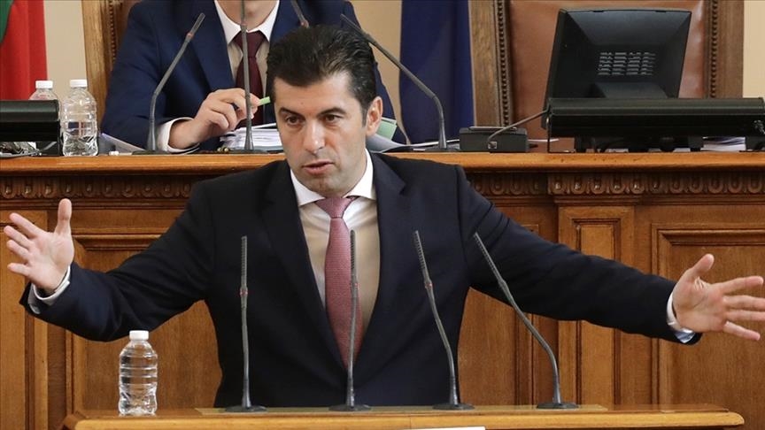 Парламент Болгарии вынес вотум недоверия правительству Петкова 
