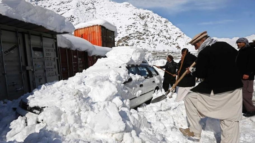 بارش شدید برف در کنر افغانستان جان 12 کودک را گرفت