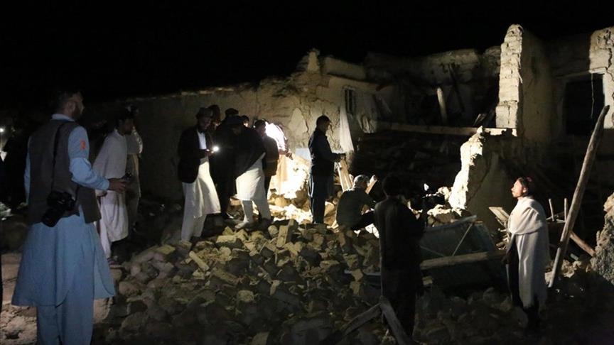 ادامه تدفین اجساد قربانیان زلزله در افغانستان