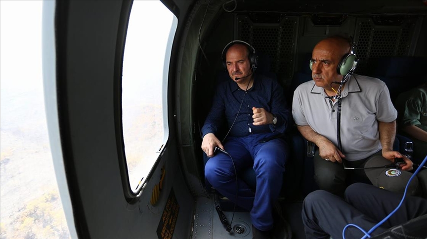 Bakan Kirişci ve Soylu yangın bölgesini havadan inceledi