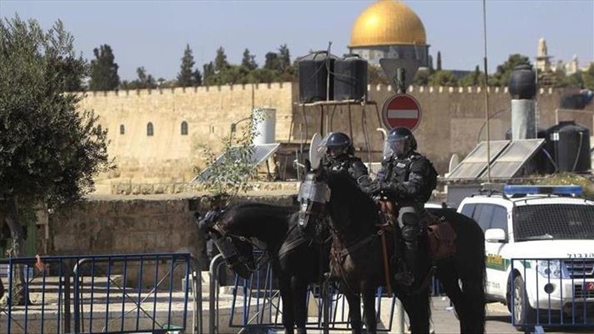 "حماس": الحفريات الإسرائيلية بمحيط الأقصى "تهدد أساسات المسجد"