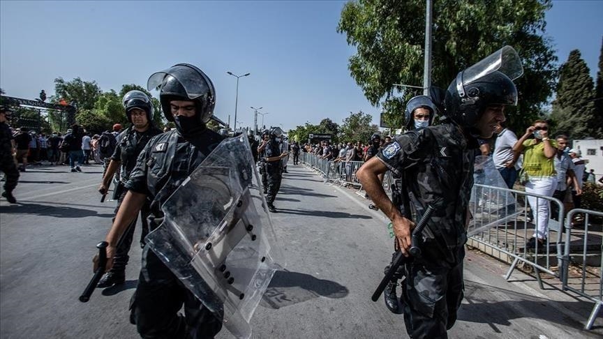 Tunisie : arrestation d'un "terroriste" qui a poignardé des agents des forces de l’ordre dans la capitale 