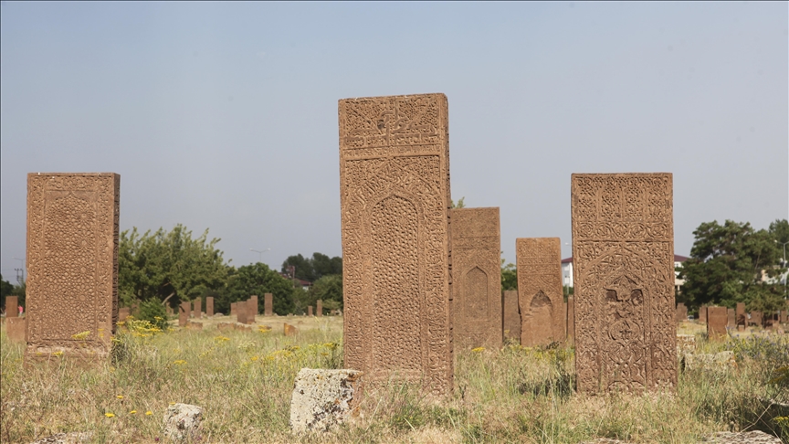 Selçuklu Meydan Mezarlığı'nda kazı ve restorasyon çalışmaları başladı