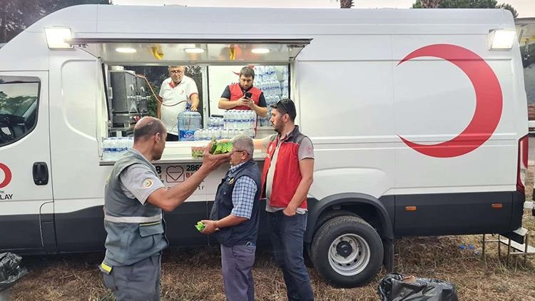 Turkish Red Crescent assisting firefighters battling Marmaris wildfire