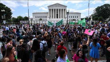 US Supreme Court overturns Roe v. Wade abortion rights ruling