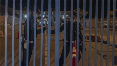 إسبانيا: ألفا مهاجر يقتحمون السياج الحدودي لمدينة مليلية 