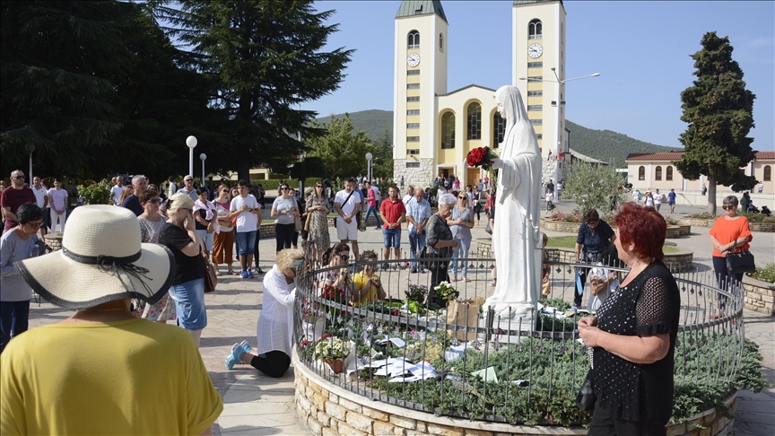 مديوغوريه البوسنية.. محج لآلاف يعتقدون بـ"ظهور" مريم العذراء