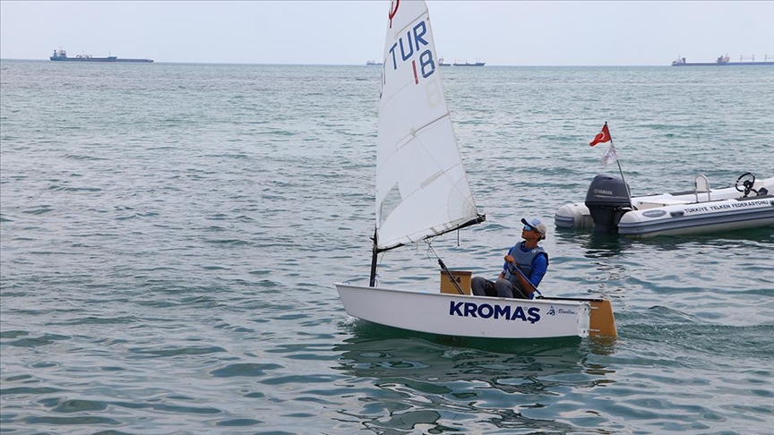 Milli sporcu Kutsal Güneş Kurnaz dünya şampiyonluğuna yelken açmak için çalışıyor