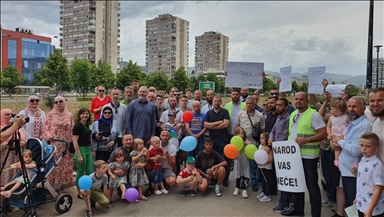 U Sarajevu održan kontra LGBT skup s kojeg je poručeno "vratite nam dugu"