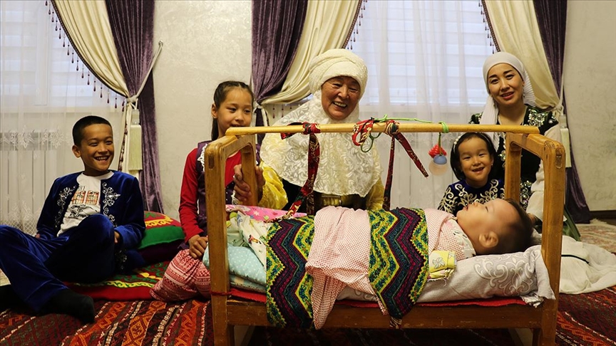 Kazakistan'ın Mangistau bölgesinde yaşayan aileler örf ve adetlerden vazgeçmiyor