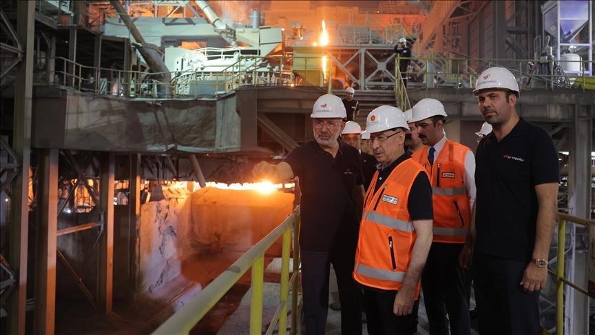 Turkish vice president meets Turkish workers in Algeria