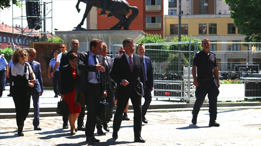 Kryeministri Kurti takon Përfaqësuesin Special të BE-së për dialogun Kosovë-Serbi, Miroslav Lajçak