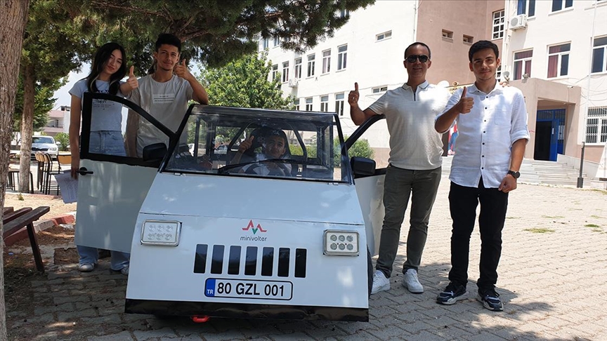 Lise öğrencileri 40 günde yaptıkları elektrikli arabayla TEKNOFEST yarışlarına katılacak