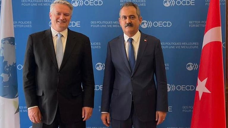 Milli Eğitim Bakanı Özer, OECD Genel Sekreteri Cormann ile Paris'te görüştü