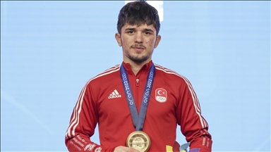 Turkish wrestler wins gold in Mediterranean Games