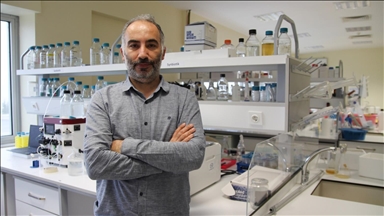 Türk araştırmacılar, Kovid-19 ve influenzaya karşı geliştirilen "burun spreyi" için insan deneylerine geçiyor