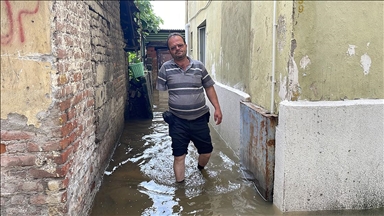 Zonguldak'ta evini su basan bedensel engelli Hasan Çayırlı yaşadıklarını anlattı