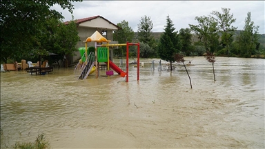Çorum'un Osmancık ilçesinde şiddetli yağış etkili oldu