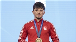 Milli güreşçi Muhammet Karavuş altın madalya kazandı