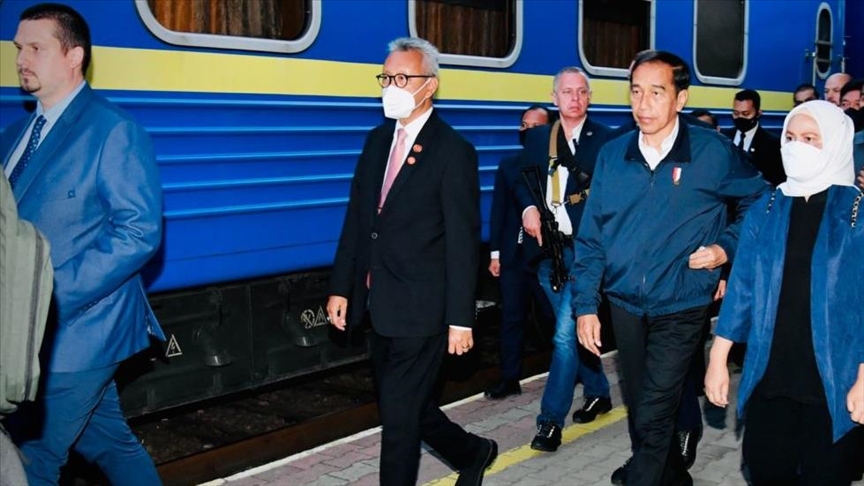 Jokowi berangkat ke Ukraina dengan kereta api