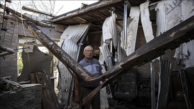 Ukrainasit përpiqen të rindërtojnë fshatin: Jeta vazhdon 
