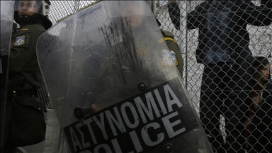 Greek police force asylum seekers to repel fellow migrants to Türkiye, probe finds