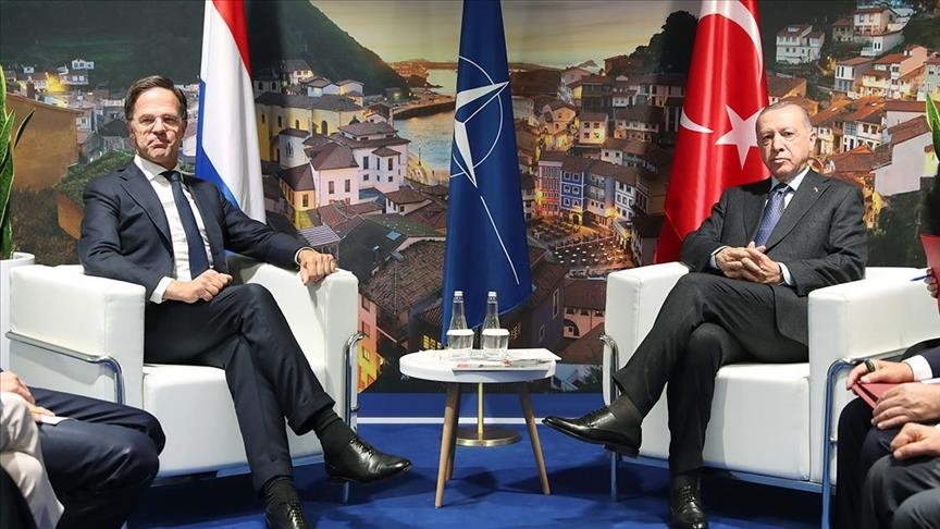 دیدار رئيس‌جمهور ترکیه با نخست‌وزیر هلند در مادرید