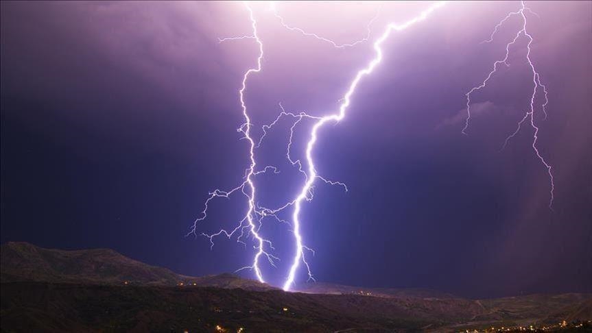 France : Épisode "intense" d'orages en vue pour dix départements placés en vigilance orange