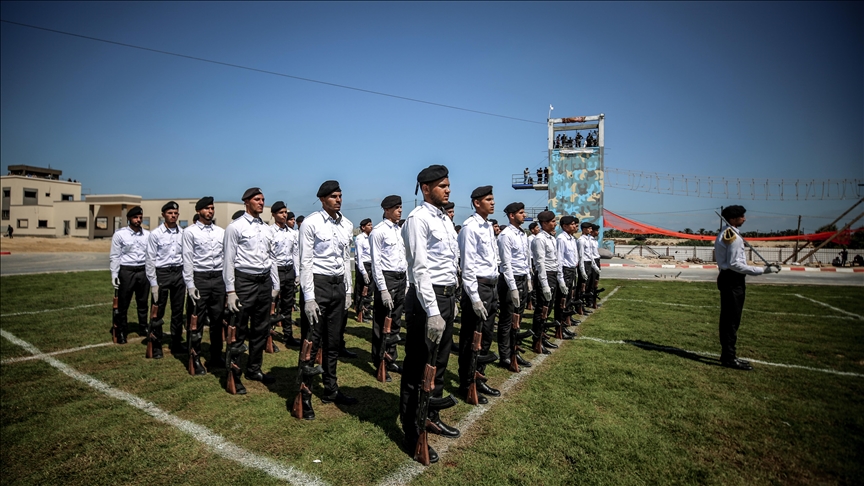 "داخلية" غزة تخرج دفعة من ضباط كلية الشرطة