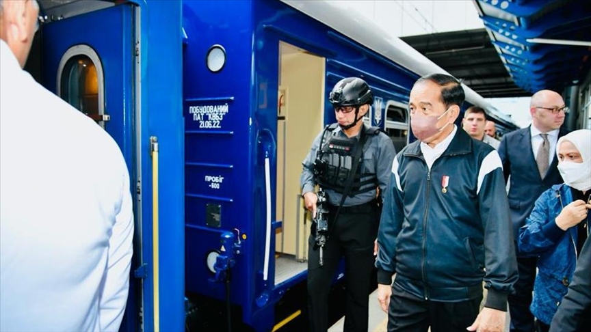 Jokowi kembali ke Polandia sebelum terbang ke Rusia