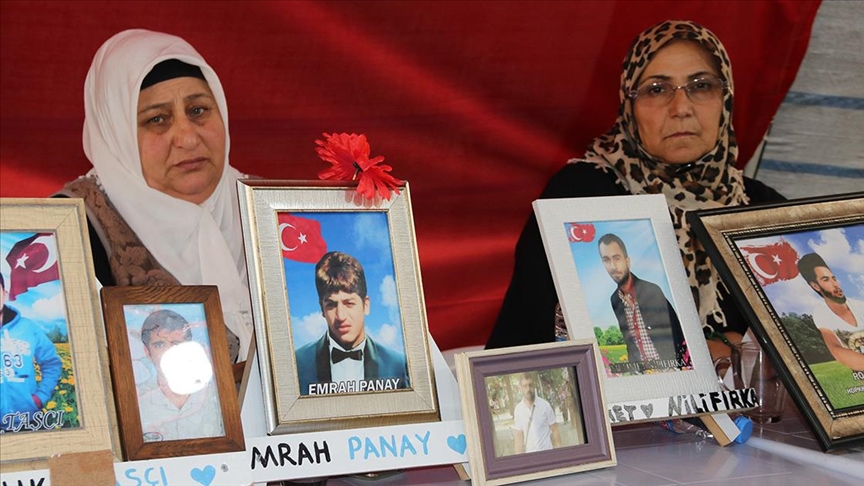 Diyarbakır annelerinden çocuklarına 'teslim ol' çağrısı 