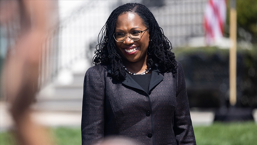 ABD'nin ilk kadın Yüksek Mahkeme Yargıcı Brown-Jackson görevine başladı 