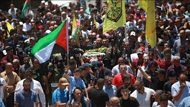 تشییع پیکر یک شهید فلسطینی در کرانه باختری