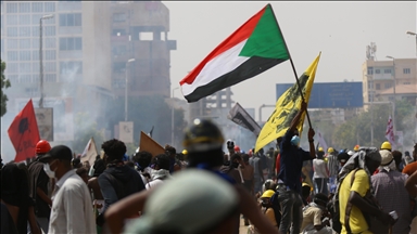 السودان.. آلاف المتظاهرين يطالبون بعودة الحكم المدني