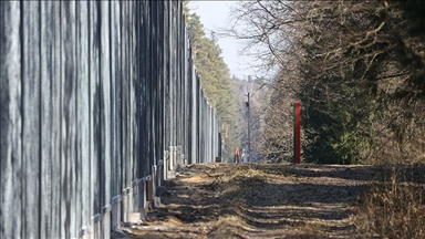 Польша завершила строительство стены на границе с Беларусью