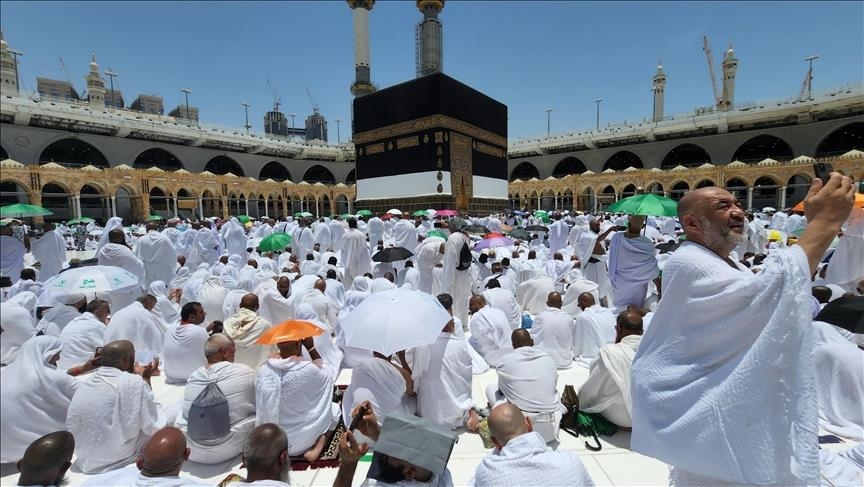 زائران خانه خدا نماز جمعه را در مسجد الحرام اقامت کردند