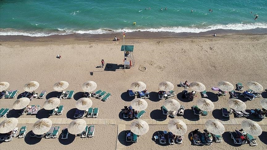 Еще 4 пляжа в Анталии получили "Голубой флаг"