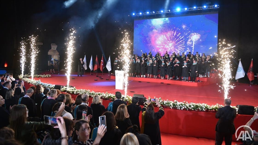 Shqipëri, mbahet ceremonia e diplomimit të studentëve të universitetit të Fondacionit Turk Maarif