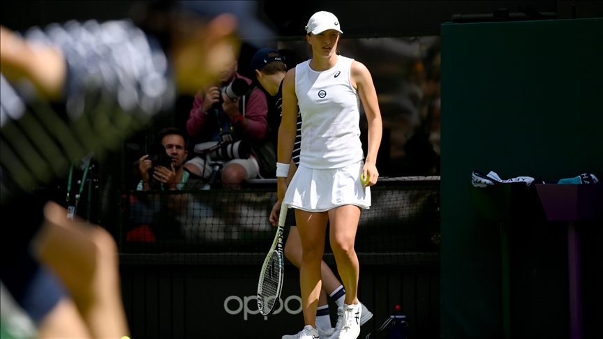 Top seed Swiatek crashes out of Wimbledon