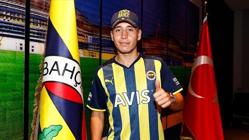 Fenerbahce sign ex-Borussia Dortmund, Galatasaray winger Emre Mor