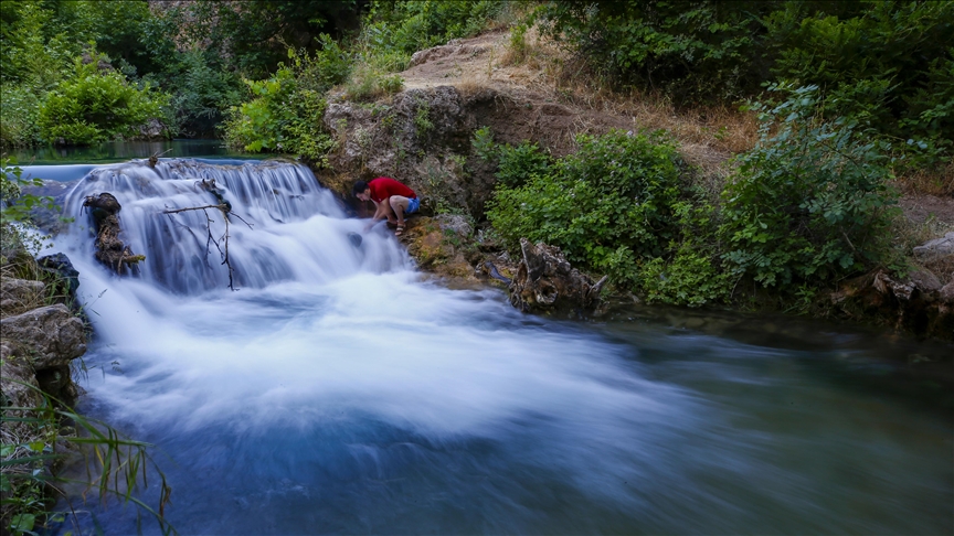شرناق التركية.. "وادي إيفيل" وجهة الهاربين من حر الصيف