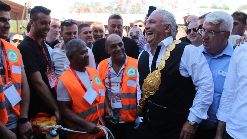 Kırkpınar'ın güreş ağalığını mevcut ağa Seyfettin Selim kazandı