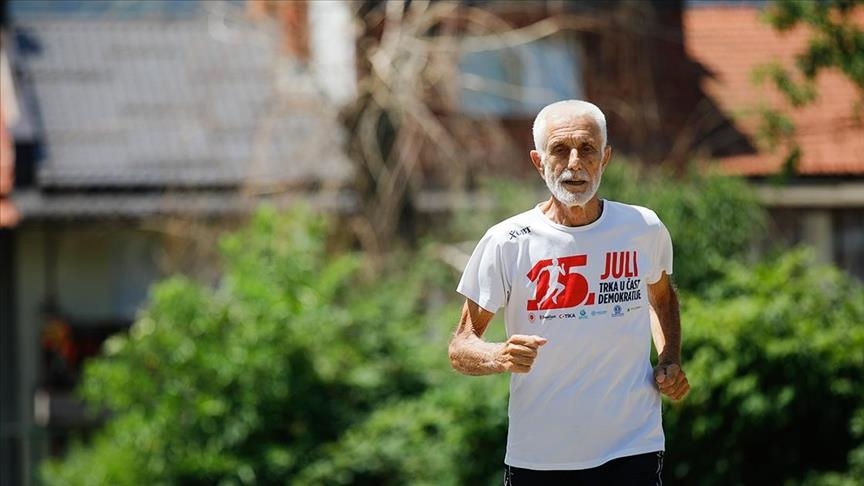 Hazim Kukuruzoviq, 81-vjeçari që ende merr pjesë në gara vrapi