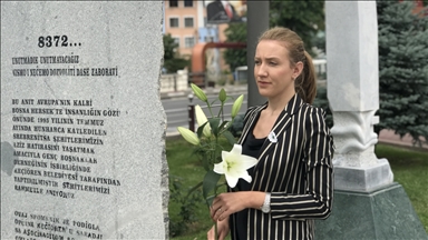 Türkiye'de, Srebrenitsa soykırımı zambak çiçekleriyle anılacak
