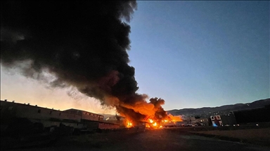 Kahramanmaraş'ta geri dönüşüm tesisindeki yangın kontrol altına alındı