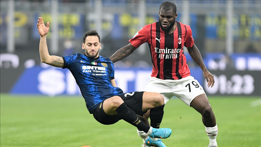 Ivorian midfielder Kessie joins Barcelona on 4-year contract